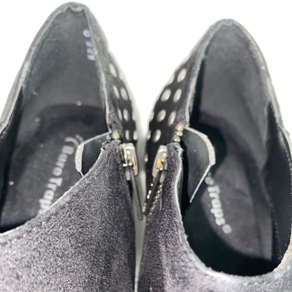 Baretraps Size 9 Black Studded Ankle Bootie. - Picture 11 of 15